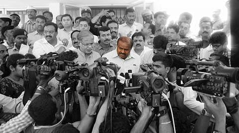 The big mystery: Was HD Kumaraswamy arrested by Lokayukta SIT or not?