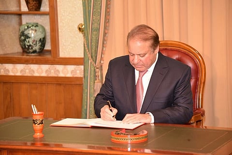 Nawaz Sharif steps down as Pakistan PM after Supreme Court disqualified him over Panama leaks