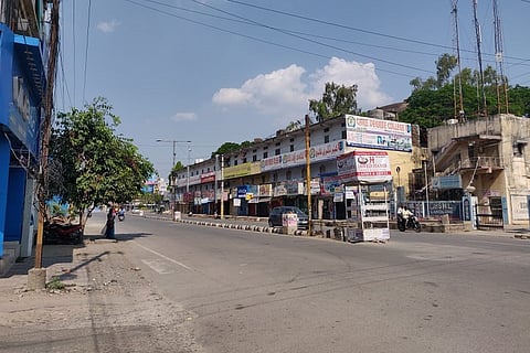 COVID-19 lockdown: Telangana's border with Maharashtra shut, people mostly stay indoors