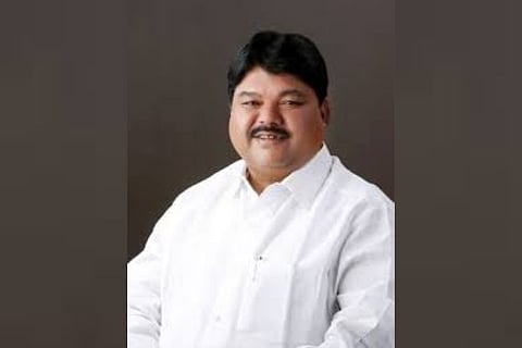 After rumours of Ramulu Naik meeting Congress chief, TRS axes MLC for anti-party acts