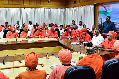 Lingayat and Veerashaiva groups to unite? Talks likely, says SN Jamdaar