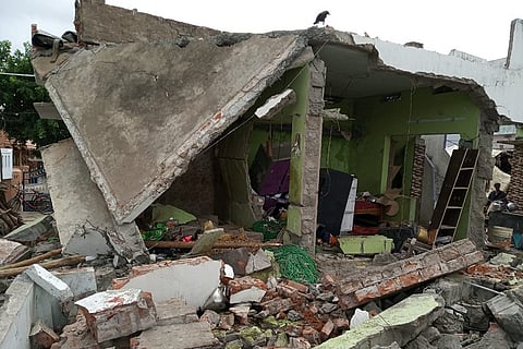 At least 7 injured after country-made bomb explodes in Andhra