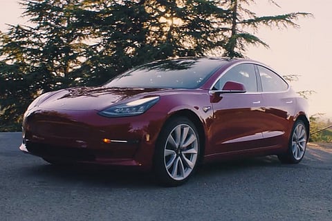 Tesla to raise $1.5 billion to fund production of Model 3 sedan