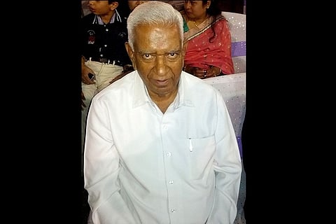 No need for make-up, Karnataka governor advises female students