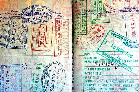 US judge stays rule to deport students over visa violation