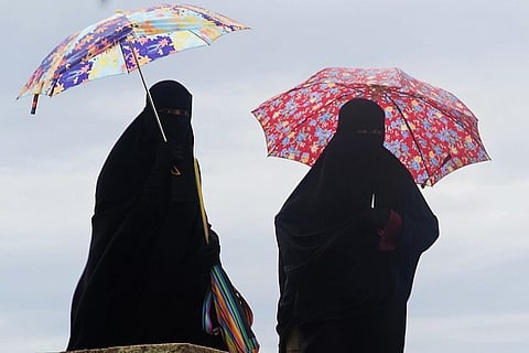 Hyd school allegedly forces Muslim students to remove burqa during exam, despite govt rules