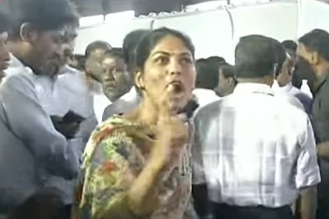 Angry woman interrupts TN minister’s press meet, says cops lathi-charged her at CMBT