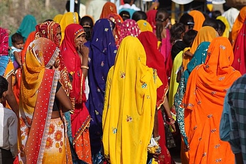 Why it is important for women to eat with their families