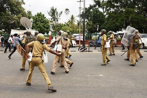 Kerala fee hike protests to continue as talks between govt and opposition fail