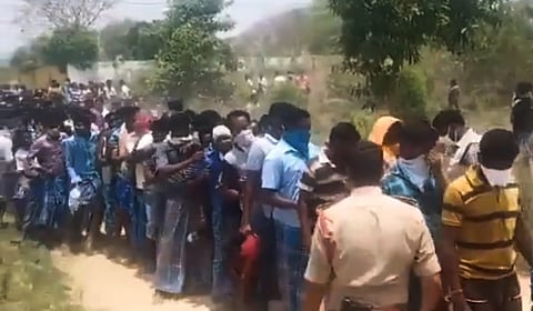 Large crowds gather to purchase liquor in Andhra Pradesh