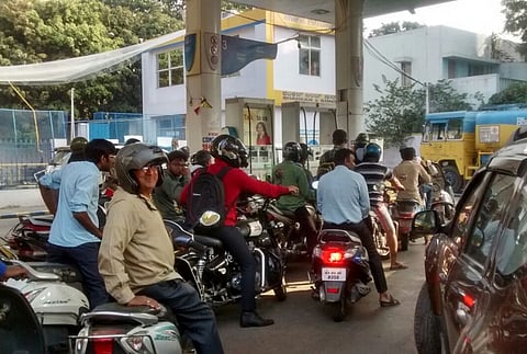 Hyderabad: Panic buying of fuel as truckers protest against new criminal law