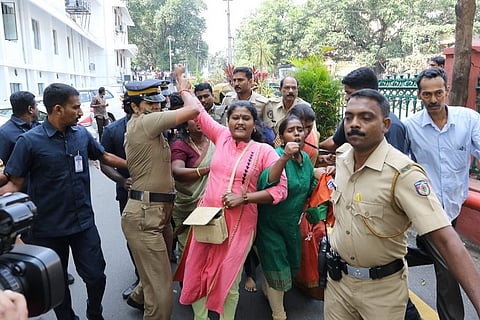 Protests break out across Kerala, violence peaks in Tvm and Palakkad over Sabarimala