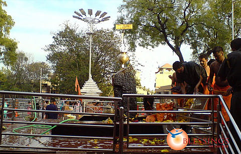 Right wing outfits to form 2,000-strong 'protective circle' around Shani temple to prevent entry of women's group