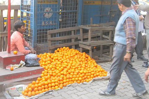 Hawkers' sales down by 70-80% due to demonetisation: Union