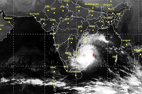 Brace up Chennai: Very severe cyclonic storm Vardah expected to land on Dec 12 afternoon