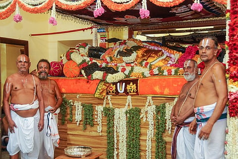 After facing flak for poor handling of Athi Varadar fest, TN CM mulls shifting venue