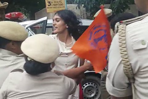 ABVP protesters detained outside Home Minister Araga Jnanendra's residence