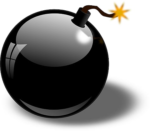 Teen issues fake bomb threat to close down school and meet girlfriend
