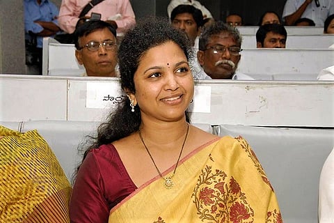 Another blow to YSR Congress, Kurnool MP Butta Renuka joins TDP