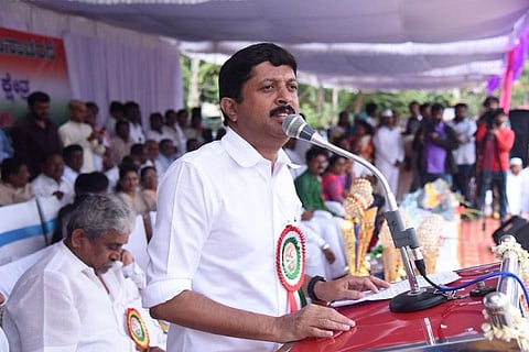 Man attempts to attack Bengaluru Congress MLA Byrathi Suresh, arrested