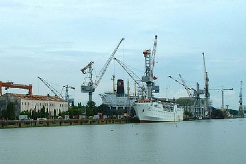 Explosion on ship docked at Cochin shipyard: 5 dead, 13 injured