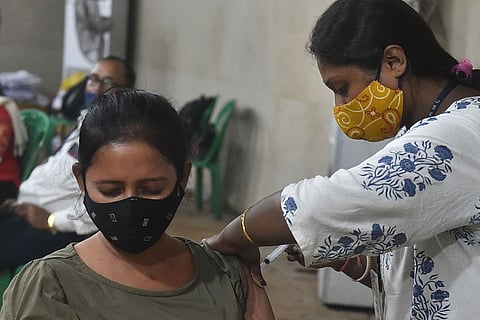 Covid 19 vaccine rep image