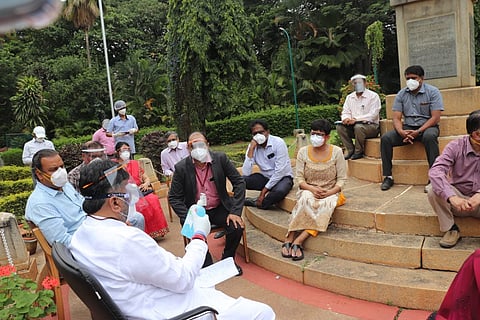 DK Shivakumar visits Bengaluru’s Victoria Hospital, praises healthcare workers