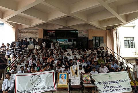 Doctors protest: Members of pro-Kannada group that attacked Bengaluru doctor detained
