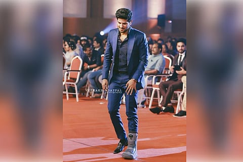 Dulquer performs despite leg injury for 'Amma Mazhavillu' stage show