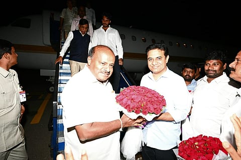 HD Kumaraswamy with Telangana Minister KTR
