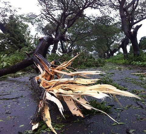 Hudhud makes landfall in Andhra at noon, to be "very severe" for six hours