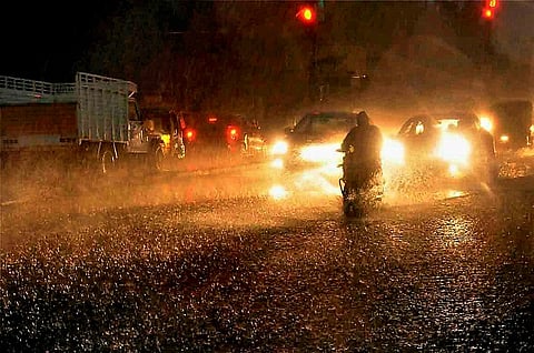 Cloudburst drowns Hyderabad, streets get choked and water enters homes