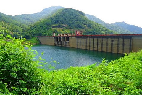 Did Kerala EB issue proper warnings before opening Wayanad dam shutters?