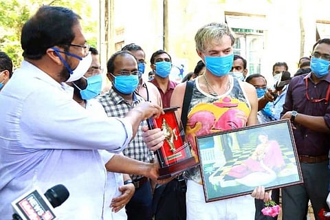 Kerala gives warm farewell to Italian national who recovered from COVID-19