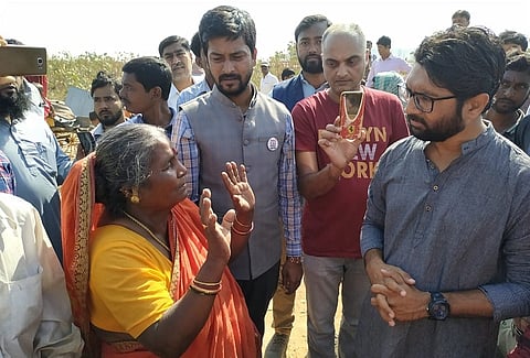 Gujarat MLA Jignesh Mevani visits Bengaluru migrant settlements where hutments were razed