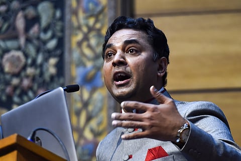 CEA KV Subramanian addressing a meeting