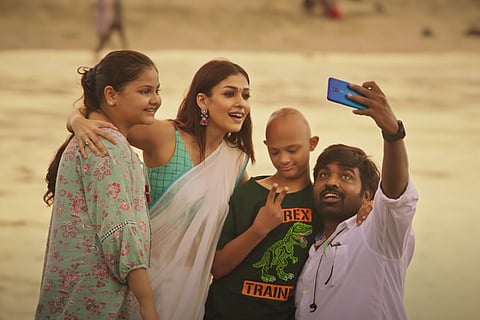 Nayanthara and Vijay Sethupathi in Naan Pizhai song from Kaathuvaakula Rendu Kaadhal