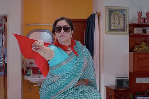 'Kaatrin Mozhi' review: Jyothika wins your heart as Viji in this comedy drama