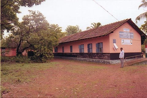 ‘This is for their future’: K’taka school principal gives Rs 1000 to each new student