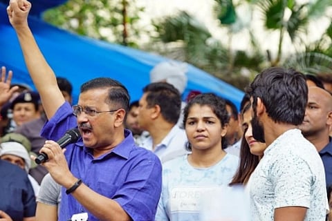 Kejriwal with protesting wrestlers