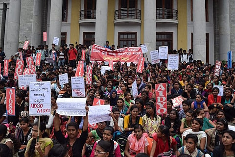 K’taka students call for bandh over govt delay in issuing concessional bus passes