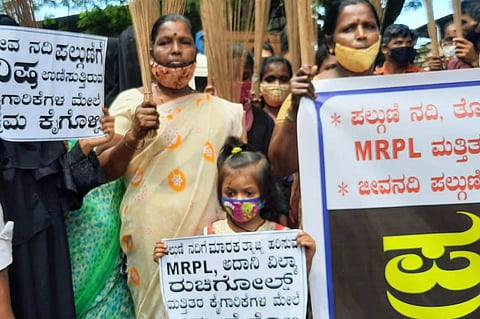 Women and children among protesters against enviornmental pollution of River Phalguni in coastal Karnataka