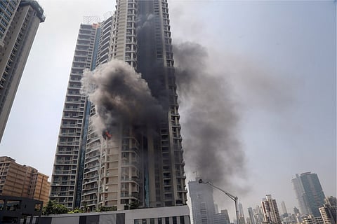 61 storey Mumbai building on Currey Road on fire