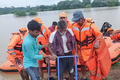 NDRF rescuing people amid Godavari floods in Eluru, Andhra Pradesh