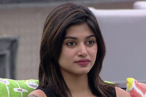 Don't abuse anyone: 'Bigg Boss' Oviya shows why she's the queen of hearts in video