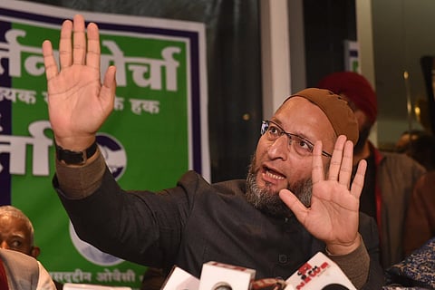 Owaisi addressing a press meet in Lucknow, he has demanded an independent probe by Election Commission into the attack on his car, calling it a well-planned conspiracy