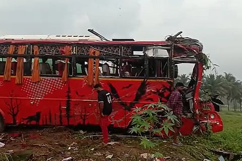 A picture of tourist bus