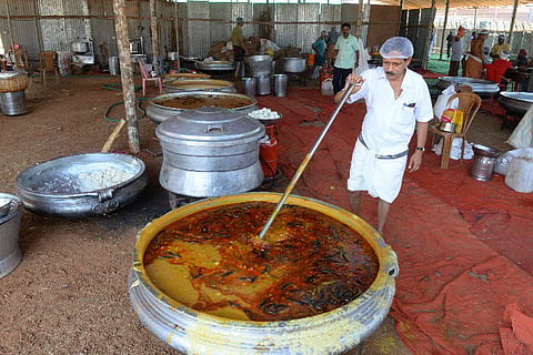 Real life Nalan: Kerala chef whips up meals for 15000 guests at Kalolsavam