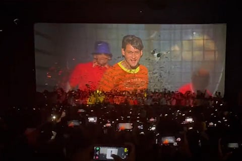 Mahesh Babu's Pokiri being played in a theatre
