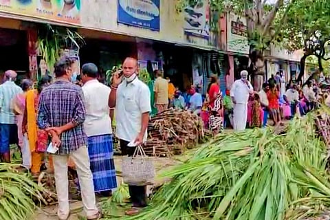 Pongal gift hampers being distributed at Tamil Nadu ration shops